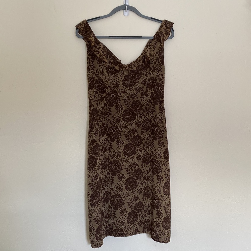 Flowy rose pattern dress